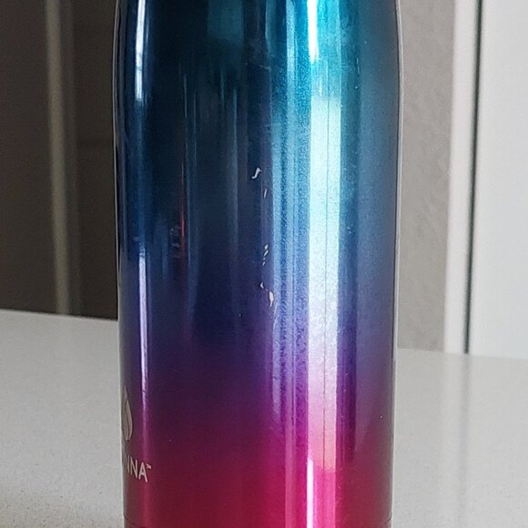 Manna 17 oz Double Wall Stainless Steel Red/Blue Ombre Water Bottle - Picture 8 of 12
